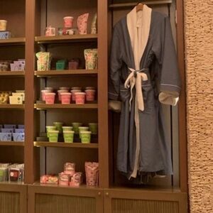 Disney Aulani Spa robe Laniwai spa robe XL